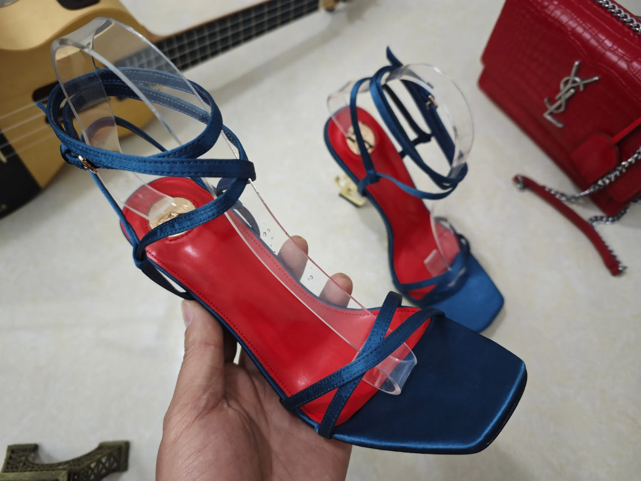 👟👟Ex-factory price 540👟👟【Saint Laurent】Yves Saint Laurent, high-heeled YSL high heels💃2025 early spring counter synchronizes the latest styles, YSL, decoration👠 Classic and high-quality glamorous masterpieces, the hottest autumn and winter series in the counter, with temperament, fashion, classic and attractive design style 😌The effect on the feet is particularly beautiful〰️, the materials are imported from Italy 🇮🇹 calf, imported black sheepskin, lining, and foot pads; sheepskin, stiletto high heels, size 35-41 (34.41.42 must be customized, non-refundable) outsole; imported genuine leather outsole, with full counter packaging